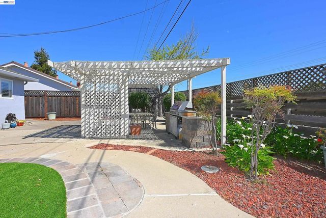 5332 Selma Ave, Fremont, CA 94536