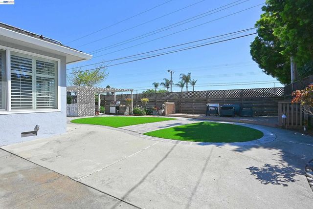 5332 Selma Ave, Fremont, CA 94536