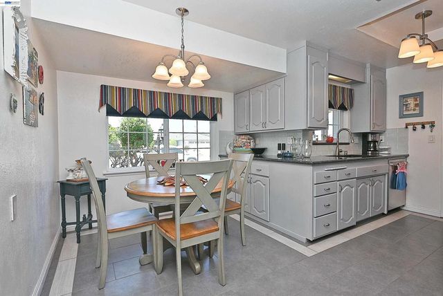 5332 Selma Ave, Fremont, CA 94536