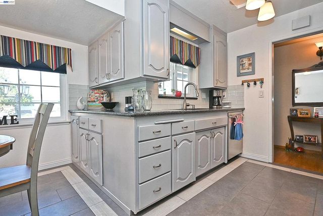 5332 Selma Ave, Fremont, CA 94536