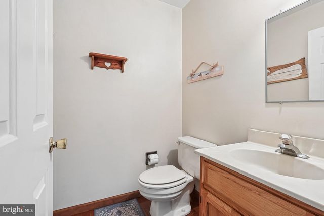 8 LONG DR, Downingtown, PA 19335