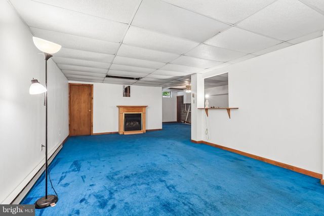8 LONG DR, Downingtown, PA 19335