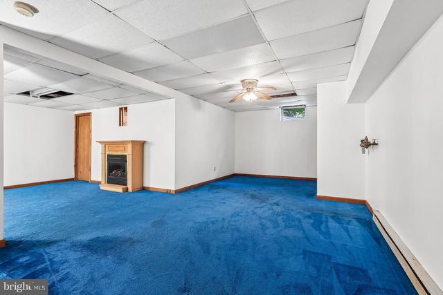 8 LONG DR, Downingtown, PA 19335