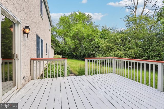 8 LONG DR, Downingtown, PA 19335