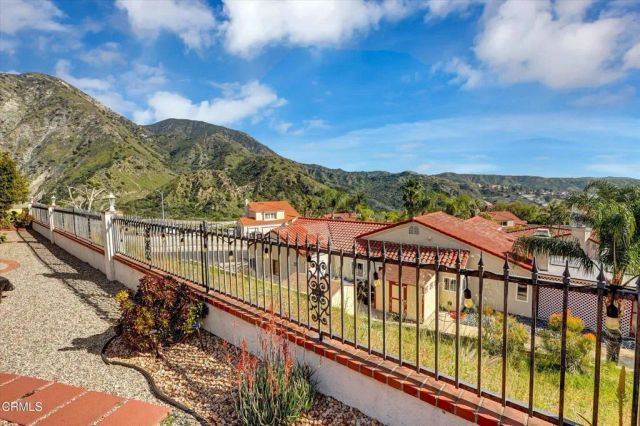 12477 Rajah Street, Los Angeles, CA 91342