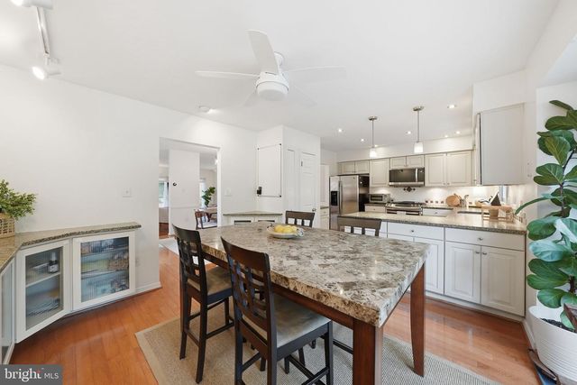 5821 IRON WILLOW CT, Alexandria, VA 22310