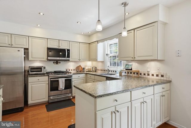 5821 IRON WILLOW CT, Alexandria, VA 22310