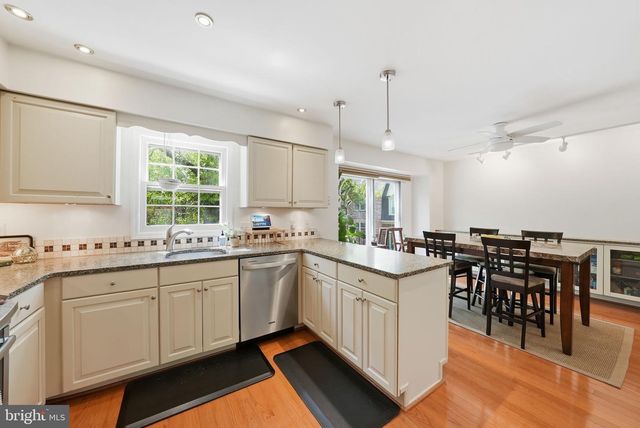 5821 IRON WILLOW CT, Alexandria, VA 22310