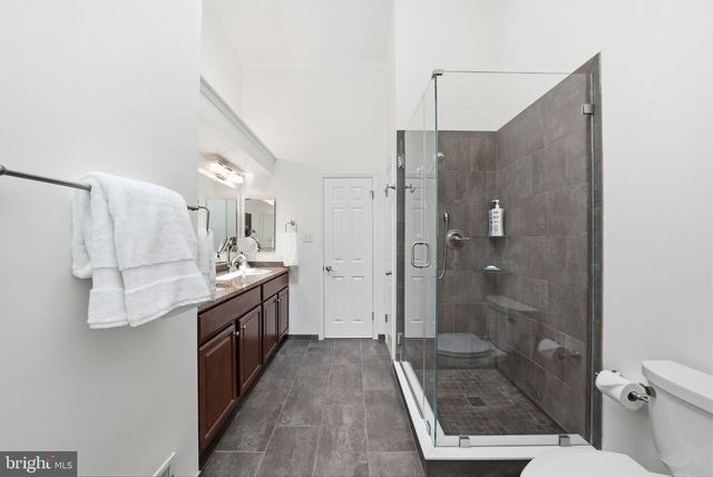5821 IRON WILLOW CT, Alexandria, VA 22310