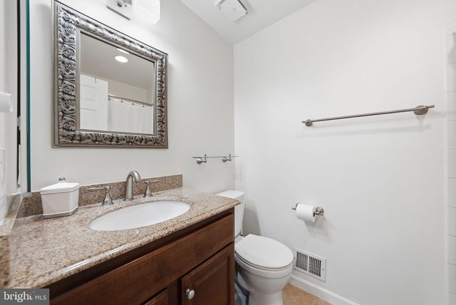 5821 IRON WILLOW CT, Alexandria, VA 22310