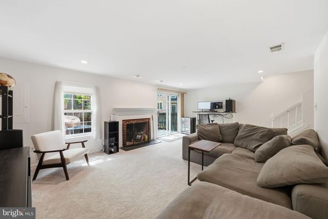 5821 IRON WILLOW CT, Alexandria, VA 22310