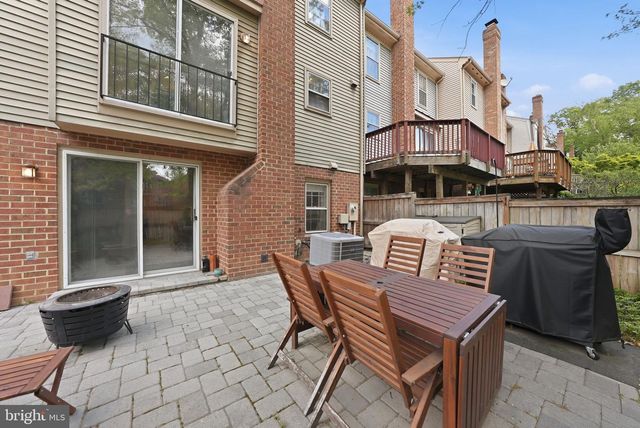 5821 IRON WILLOW CT, Alexandria, VA 22310