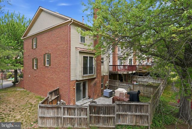 5821 IRON WILLOW CT, Alexandria, VA 22310