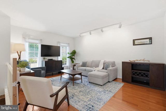 5821 IRON WILLOW CT, Alexandria, VA 22310