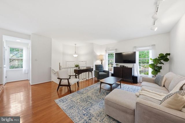5821 IRON WILLOW CT, Alexandria, VA 22310