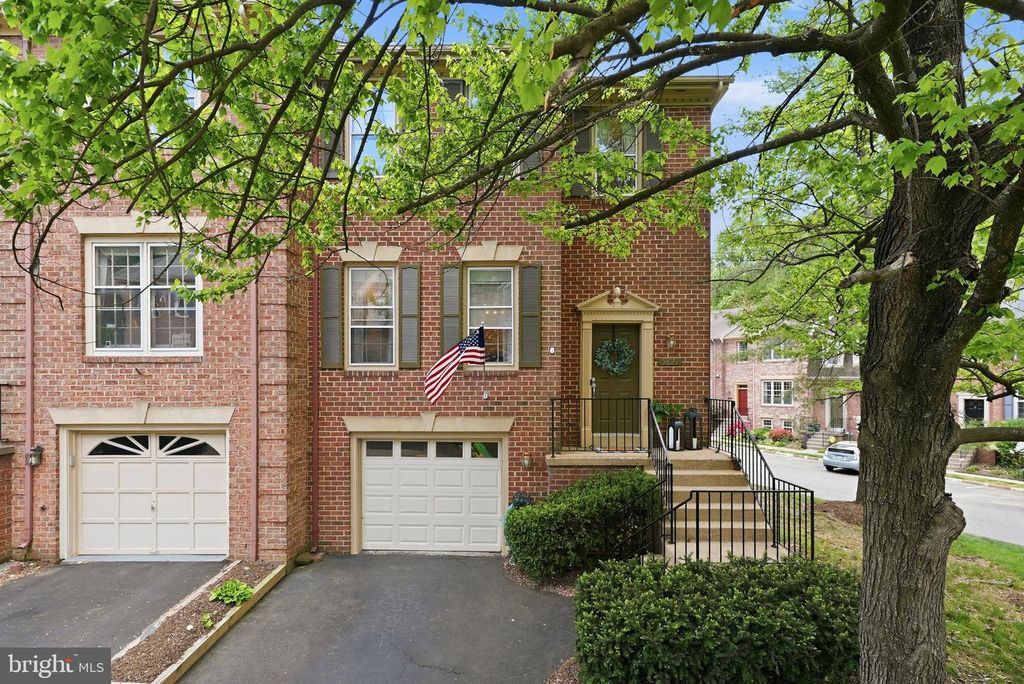 5821 IRON WILLOW CT, Alexandria, VA 22310