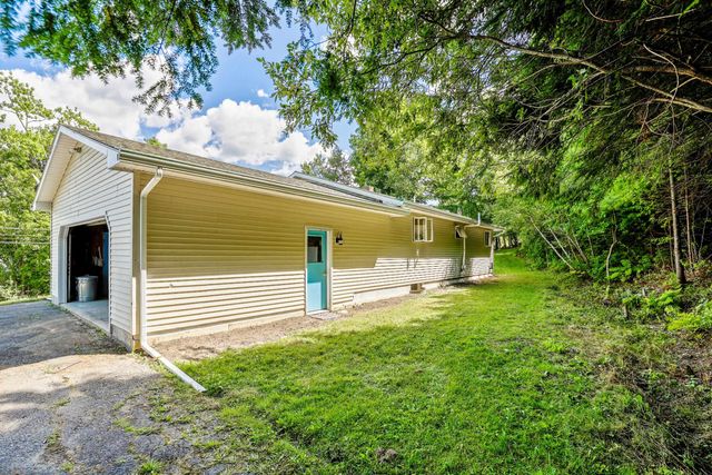 370 Lake Street, Barton, VT 05822
