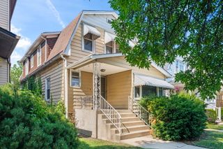 5848 W Catalpa Avenue, Chicago, IL 60630