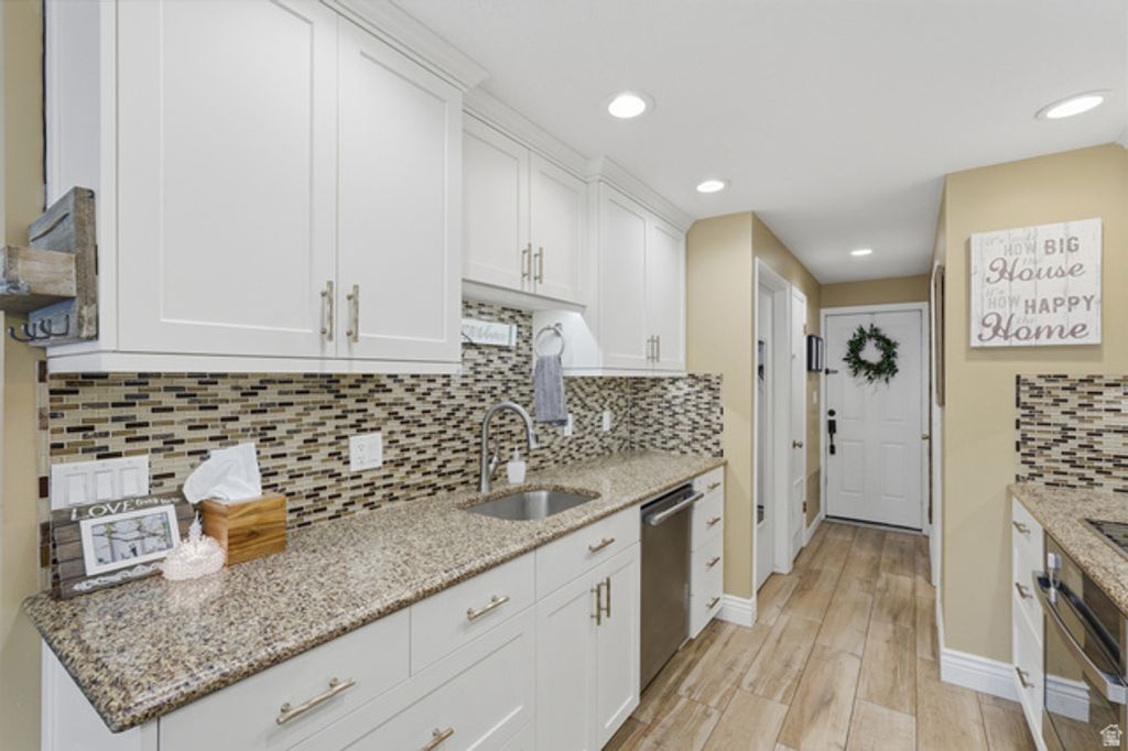 130 W PHEASANTBROOK DR, Centerville, UT 84014 — photo 5