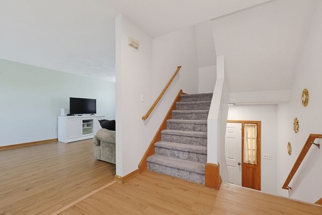 320 North St, Tewksbury, MA 01876