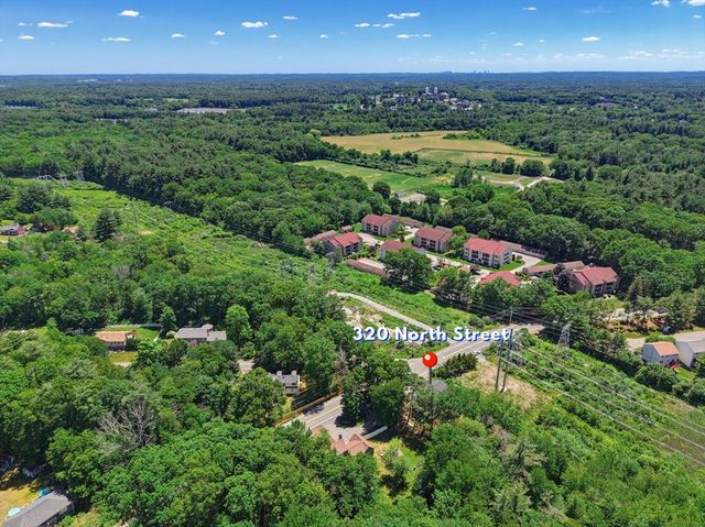 320 North St, Tewksbury, MA 01876