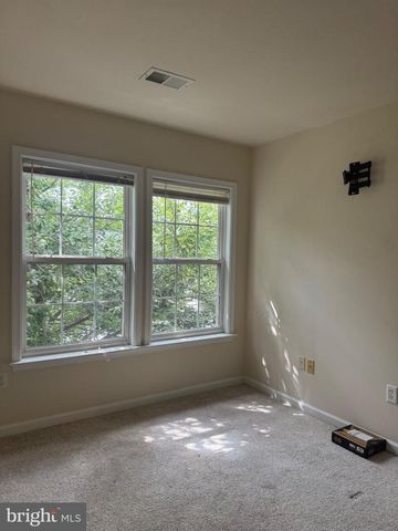 34 GRINDSTONE DR, Hedgesville, WV 25427
