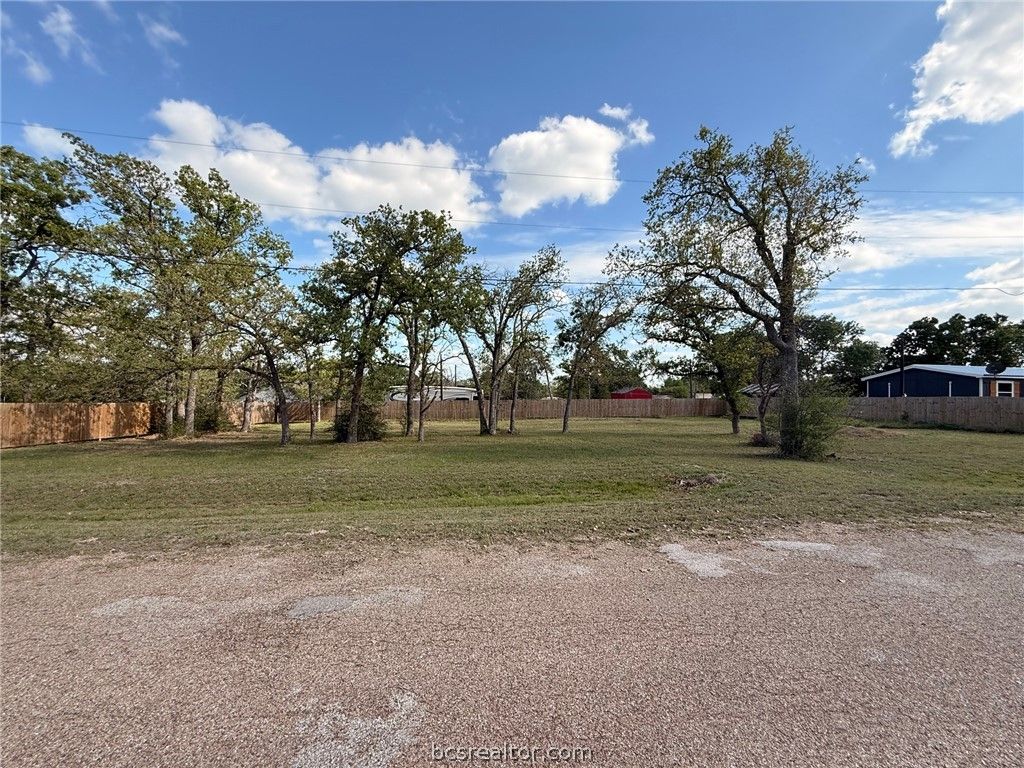 000 Shady Oaks Drive, Somerville, TX 77879 — exterior