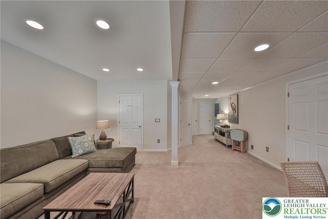 163 Muirfield Way, Williams Twp, PA 18042