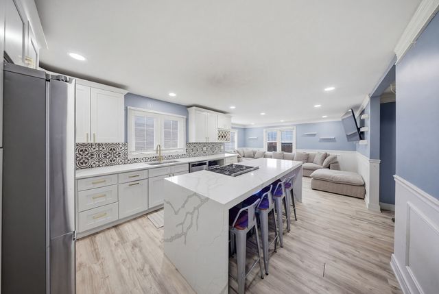 2713 Landen Drive, Melrose Park, IL 60164