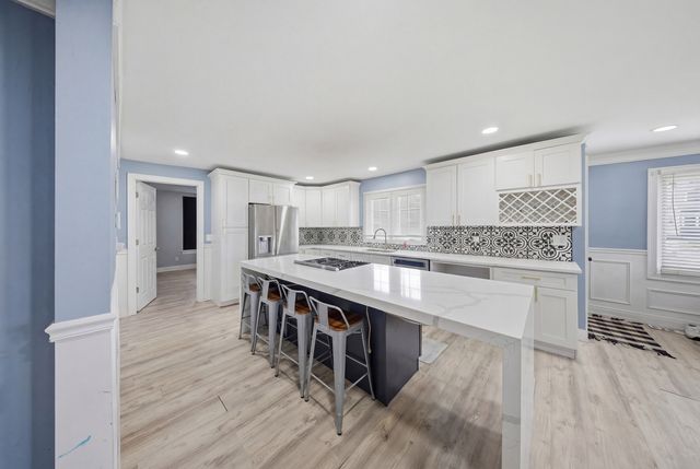 2713 Landen Drive, Melrose Park, IL 60164