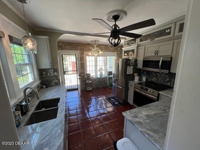 229 Seaview Avenue, Daytona Beach, FL 32118