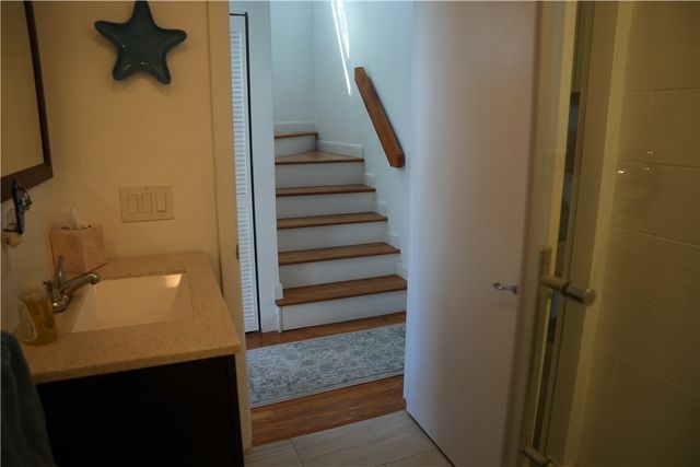 39 Lake Road, Narragansett, RI 02882