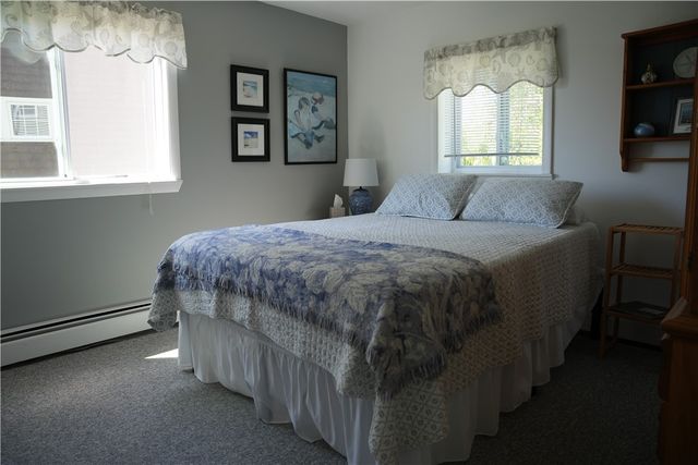39 Lake Road, Narragansett, RI 02882