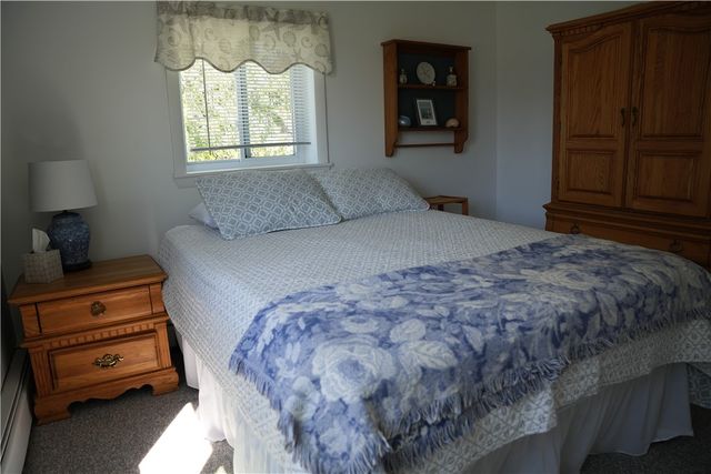 39 Lake Road, Narragansett, RI 02882