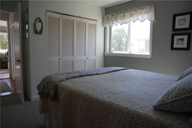 39 Lake Road, Narragansett, RI 02882