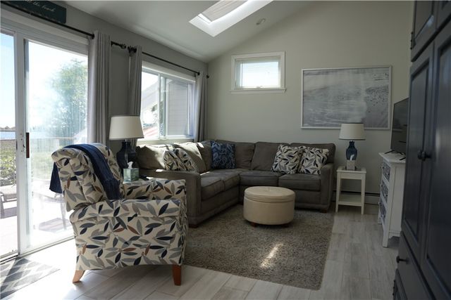 39 Lake Road, Narragansett, RI 02882