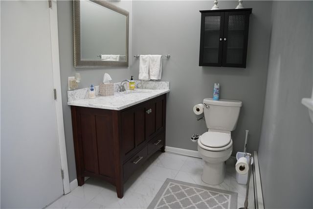 39 Lake Road, Narragansett, RI 02882
