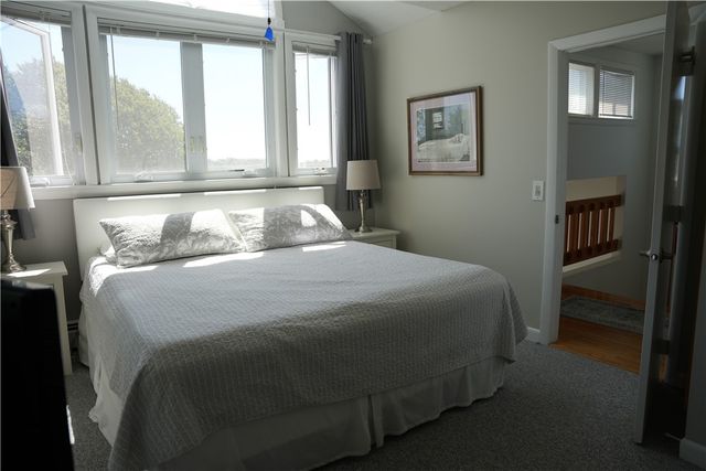 39 Lake Road, Narragansett, RI 02882