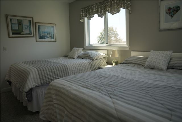 39 Lake Road, Narragansett, RI 02882