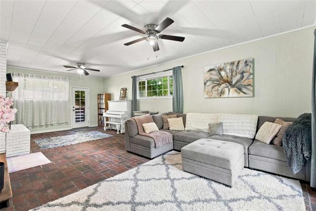 613 Holly Drive S, Gainesville, GA 30501