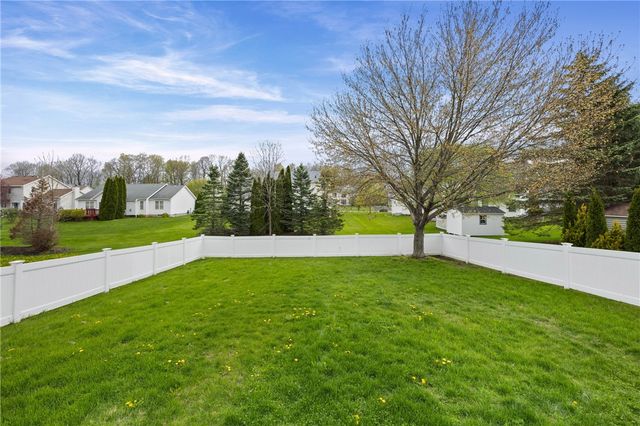 4 Wellesey Knoll, Chili, NY 14624