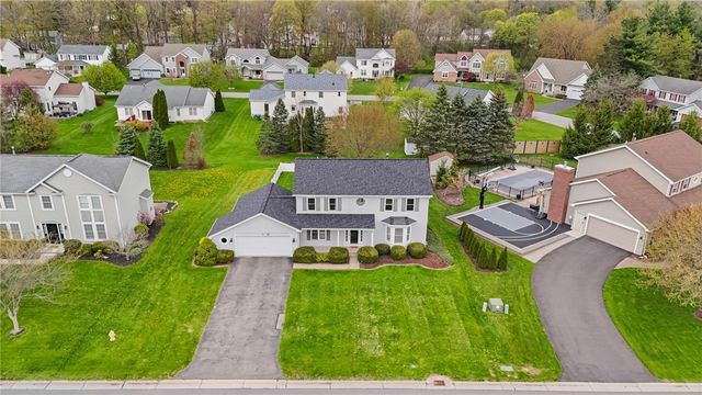4 Wellesey Knoll, Chili, NY 14624