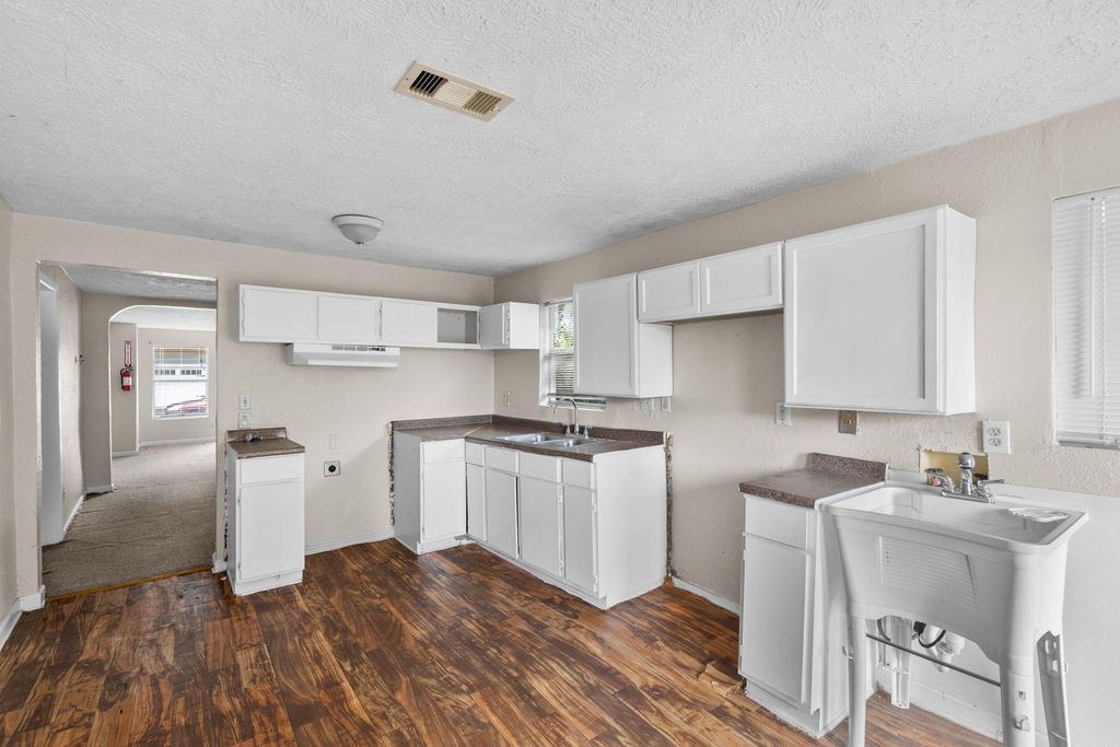 3502 Europa Street, Houston, TX 77022