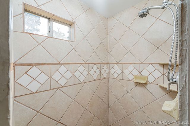 12181 Drew Avenue, Kingston, OK 73439