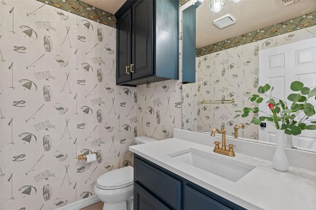 819 Hills Creek Drive, Mckinney, TX 75072