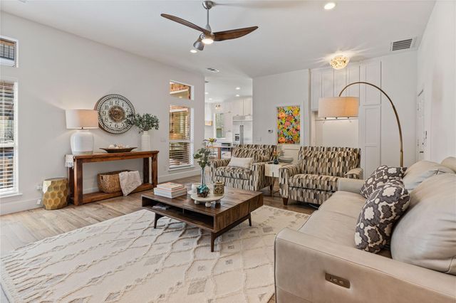 819 Hills Creek Drive, Mckinney, TX 75072