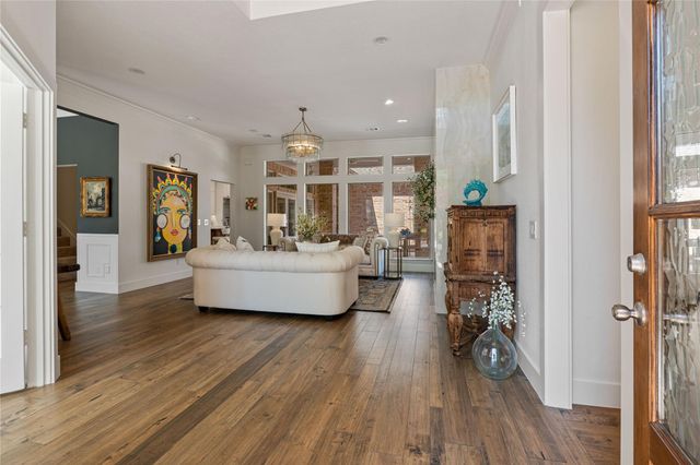 819 Hills Creek Drive, Mckinney, TX 75072