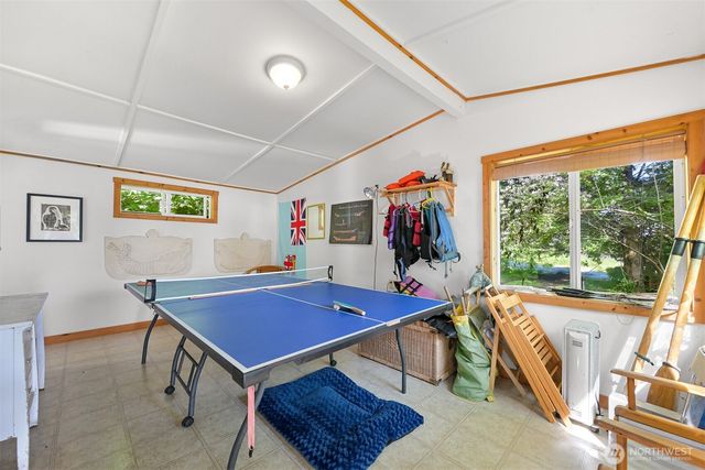 1865 Seacrest Drive, Lummi Island, WA 98262