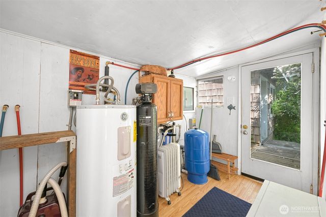 1865 Seacrest Drive, Lummi Island, WA 98262