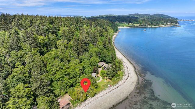 1865 Seacrest Drive, Lummi Island, WA 98262